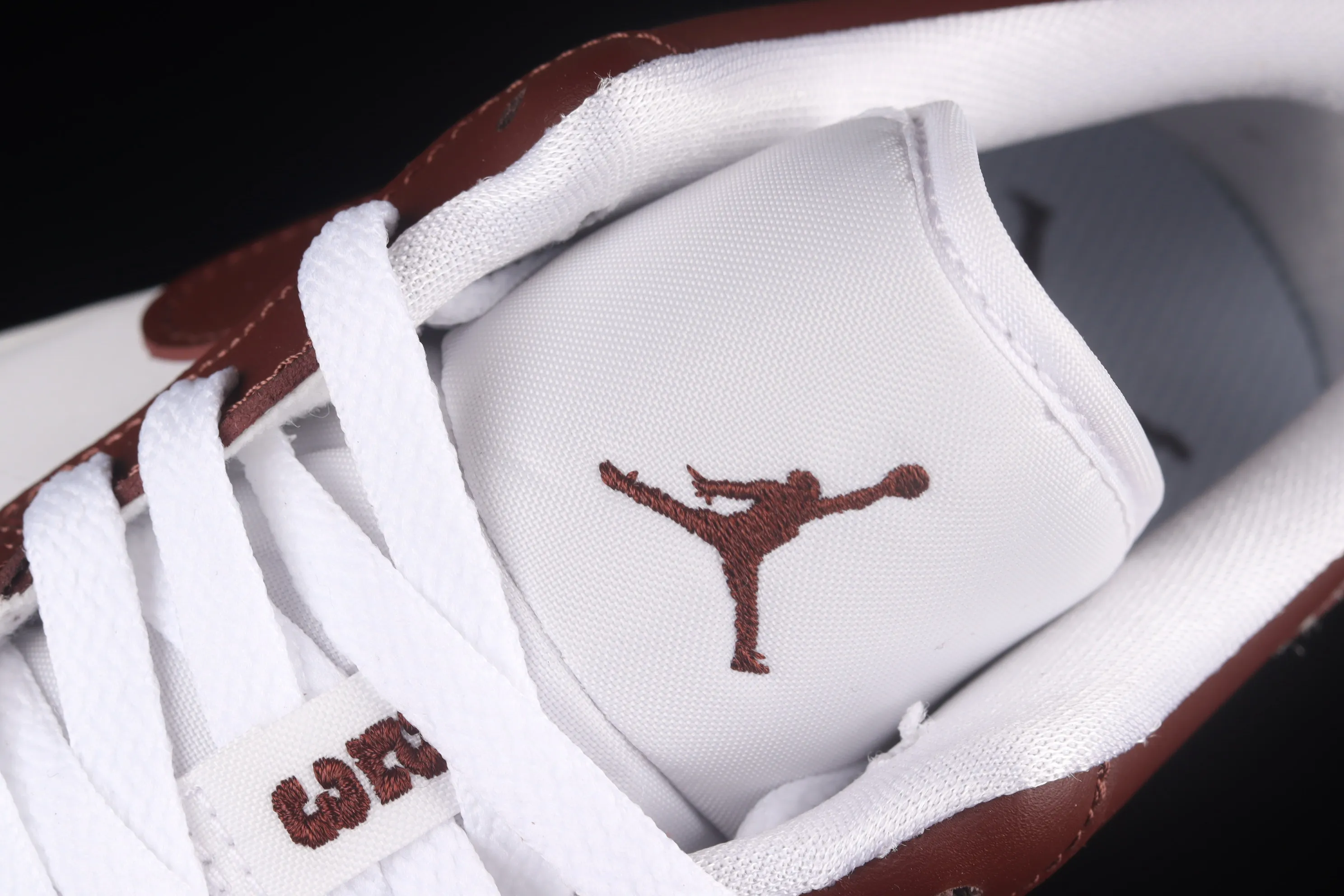 All categories Air Jordan Jordan series basketball shoes Air Jordan 1 Low G version pure original Air Jordan 1 Low AJ1 Joe 1 wine red and white low-top basketball shoes DC0774-116
